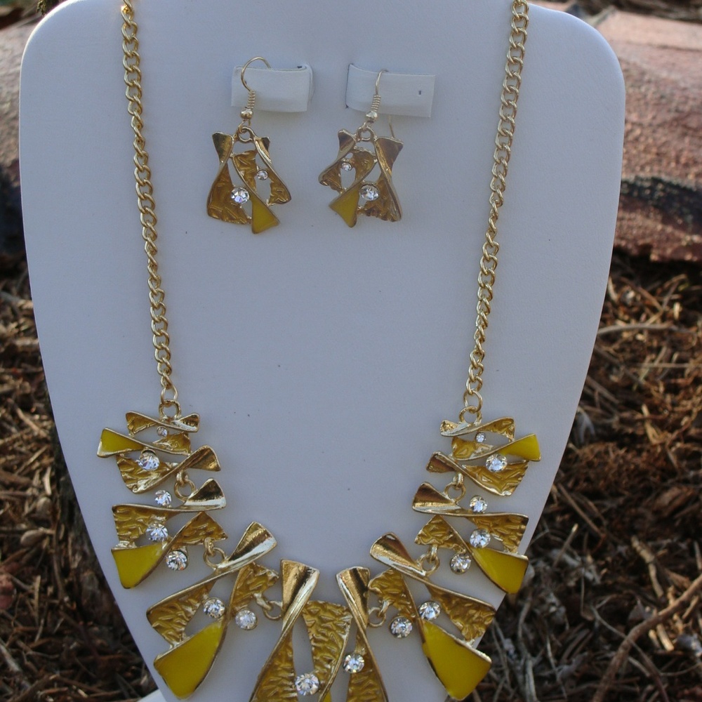 Yellow Color Twist Necklace with Earrings